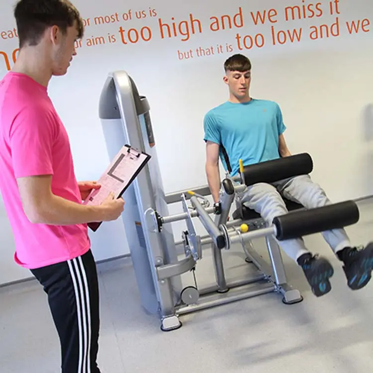 sport students in gym
